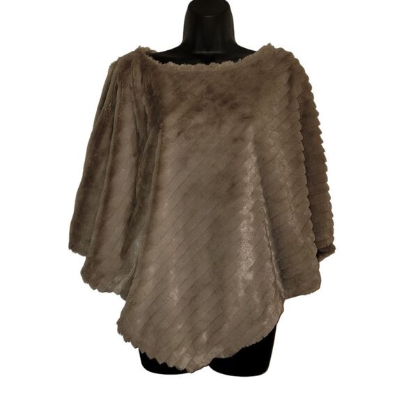 MARCNEW YORK PONCHO BEIGE SIZE L/XL. ^ - Picture 1 of 4
